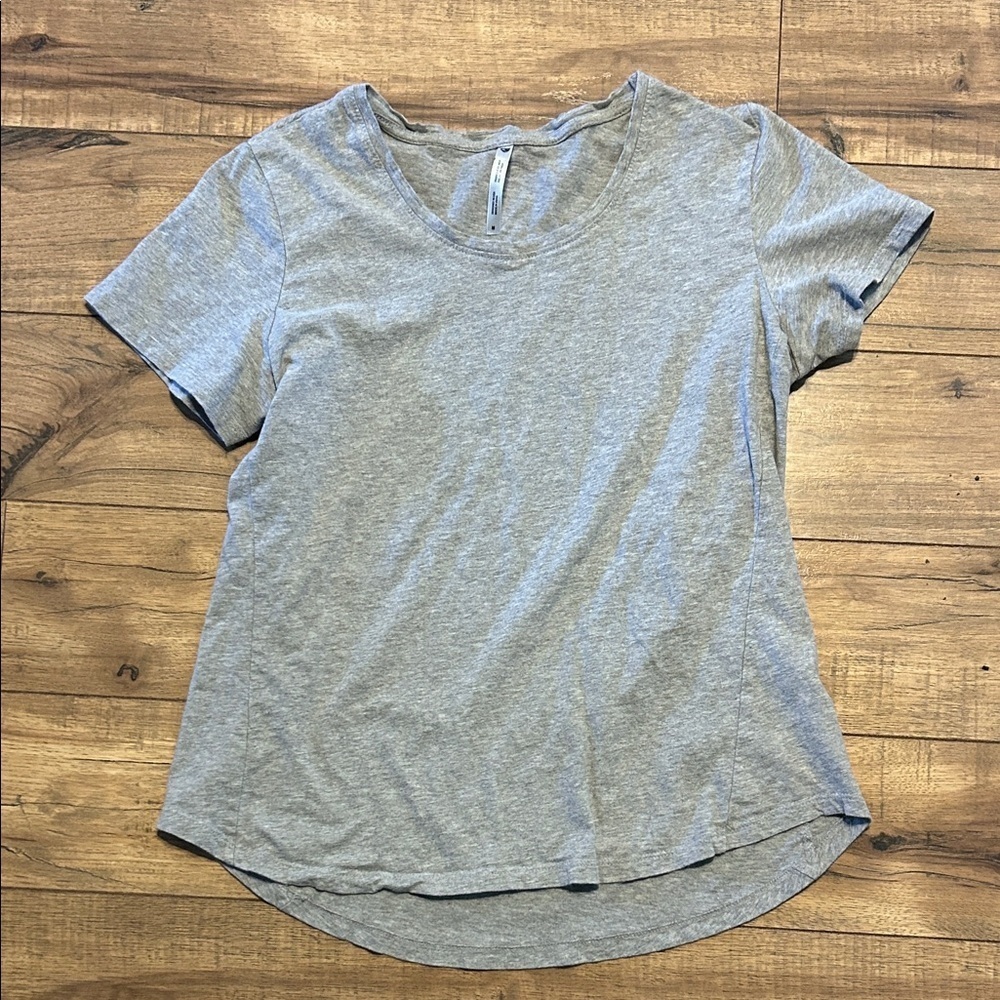 Heather Gray Women's Short Sleeve Tee Kuhl